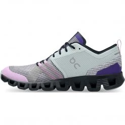 On Running Women's Cloud X Shift