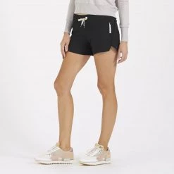 Vuori Women's Clementine Short 4